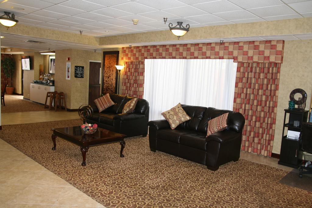 Rome Inn And Suites Экстерьер фото